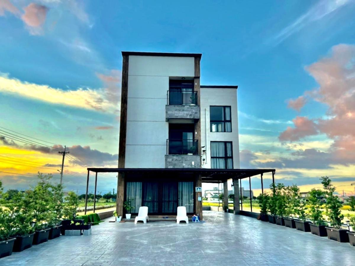Xin Yi Bed and Breakfast Wujie Buitenkant foto